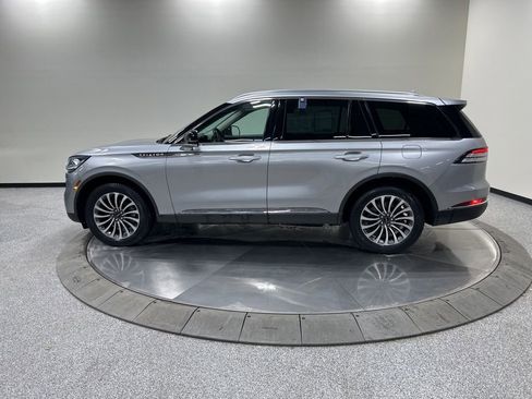 Used 2020 Lincoln Aviator Reserve w/ Elements Package Plus image 9