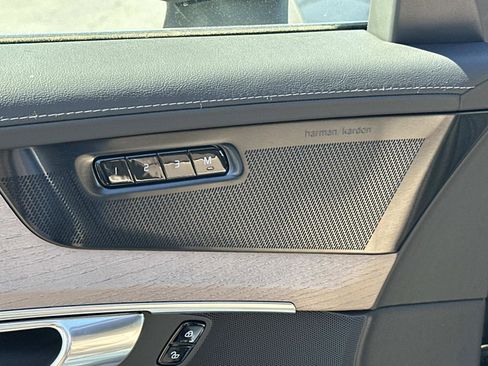 New 2026 Volvo XC90 T8 Plus image 12