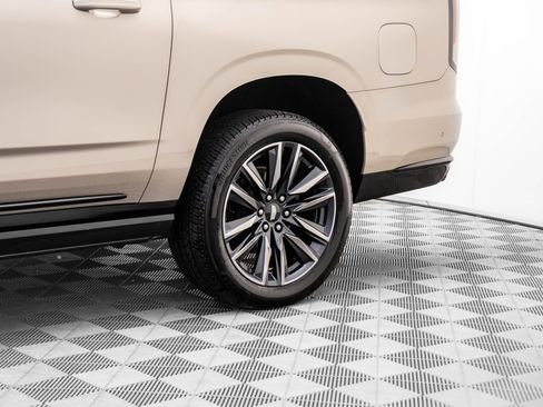 Used 2022 Cadillac Escalade ESV Sport w/ Touring Package image 35