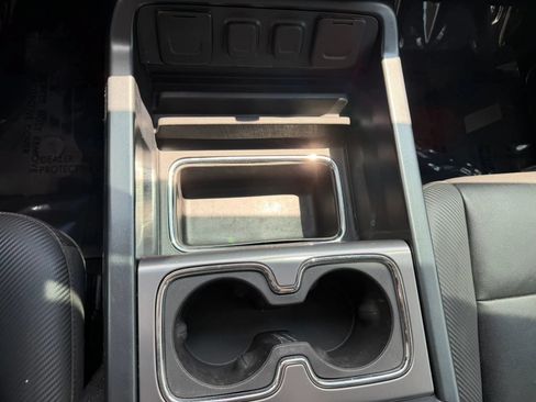 Used 2018 GMC Sierra 1500 SLT AWD/4WD image 29