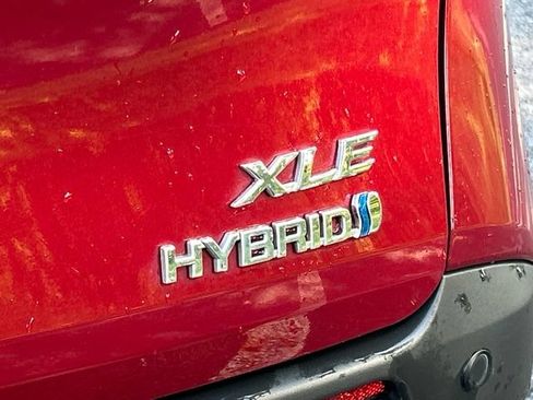 Used 2022 Toyota Sienna XLE w/ XLE Plus Package AWD/4WD image 14
