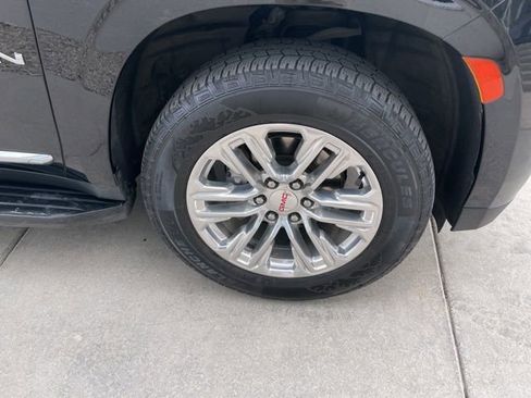 Used 2023 GMC Yukon XL SLT image 25