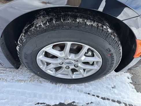 Used 2024 Chrysler Pacifica Touring-L image 13