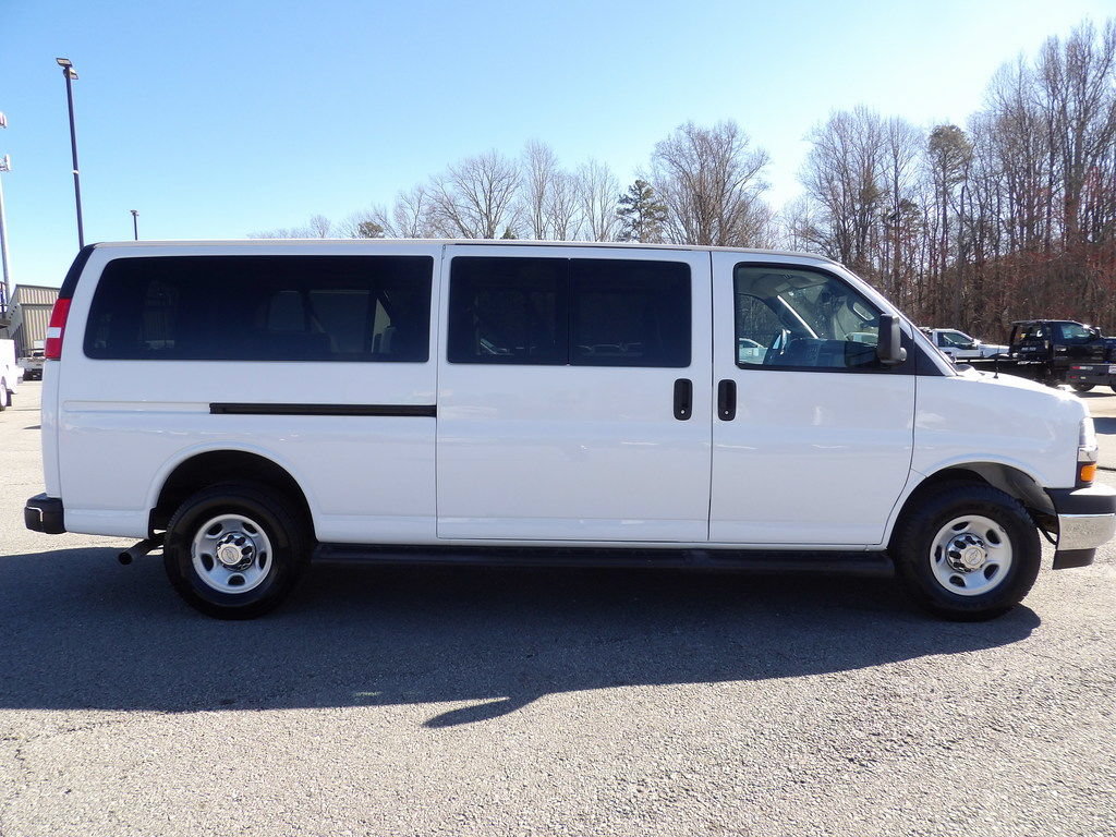 Used 2021 Chevrolet Express 3500 LT w/ LT Preferred Equipment Group RWD image 8