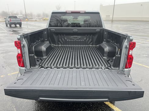 Used 2024 Chevrolet Silverado 1500 LT image 9