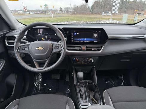 Used 2024 Chevrolet TrailBlazer LS w/ LS Convenience Package image 13