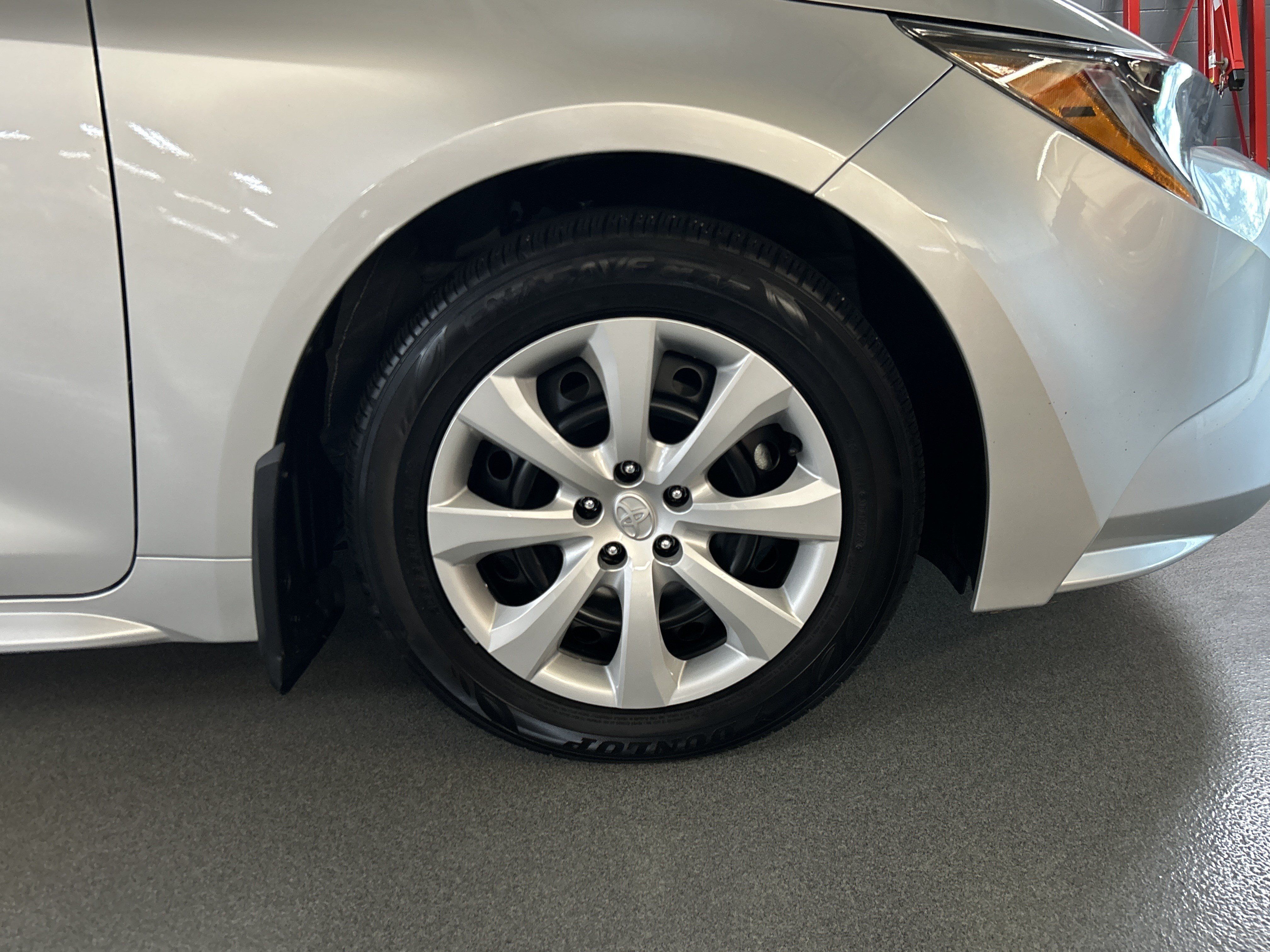 Used 2025 Toyota Corolla LE FWD image 13