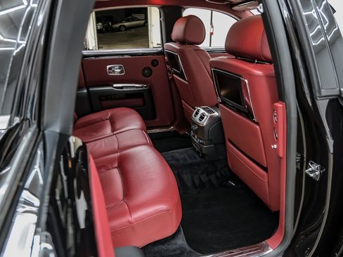 Used 2014 Rolls-Royce Ghost image 48