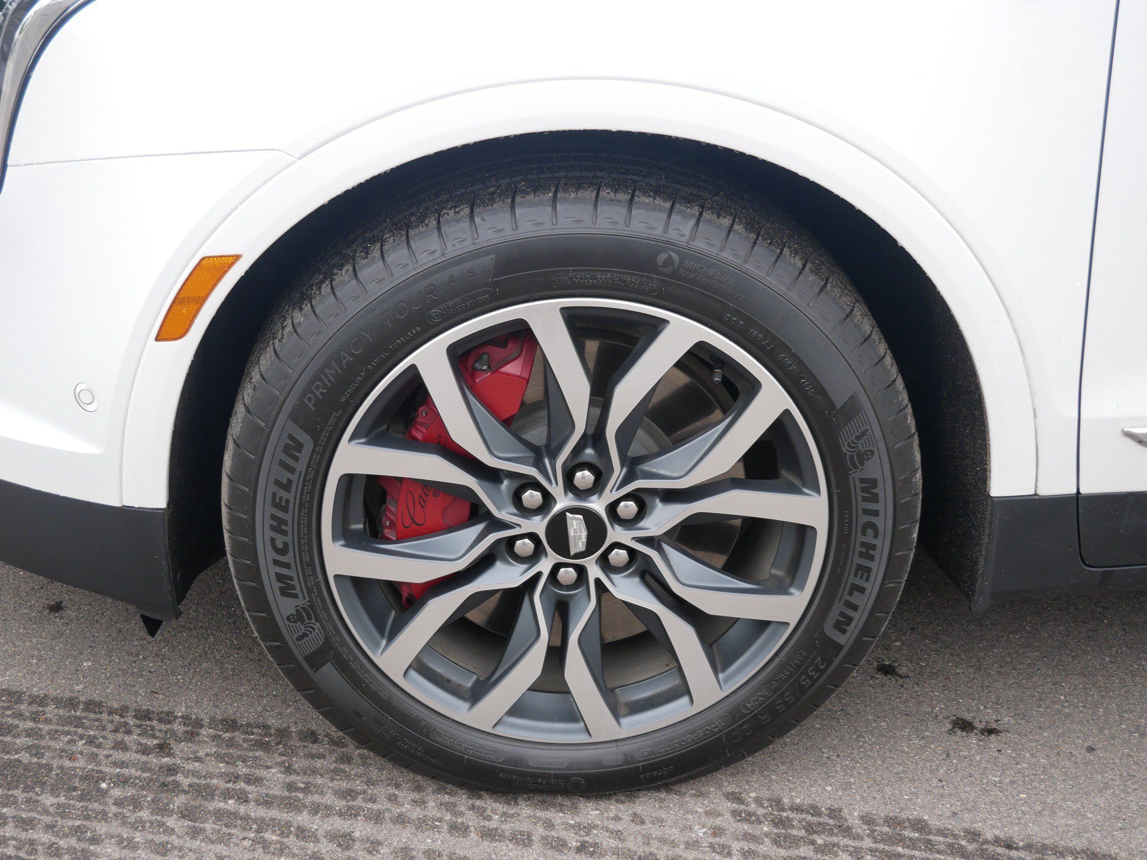 Used 2023 Cadillac XT5 Sportv w/ Technology Package AWD/4WD image 4