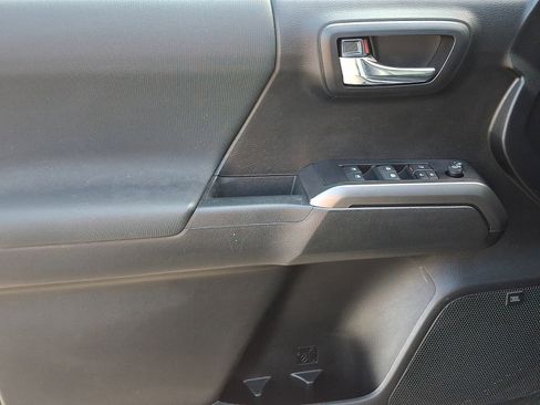 Certified 2022 Toyota Tacoma TRD Off-Road w/ TRD Premium Off Road Package AWD/4WD image 12