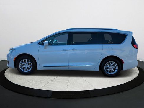 Used 2020 Chrysler Pacifica Touring-L image 7
