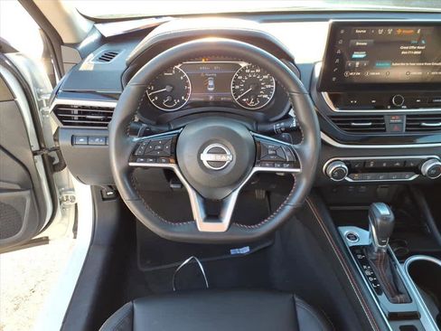 Certified 2023 Nissan Altima 2.5 SR w/ SR Premium Package image 13