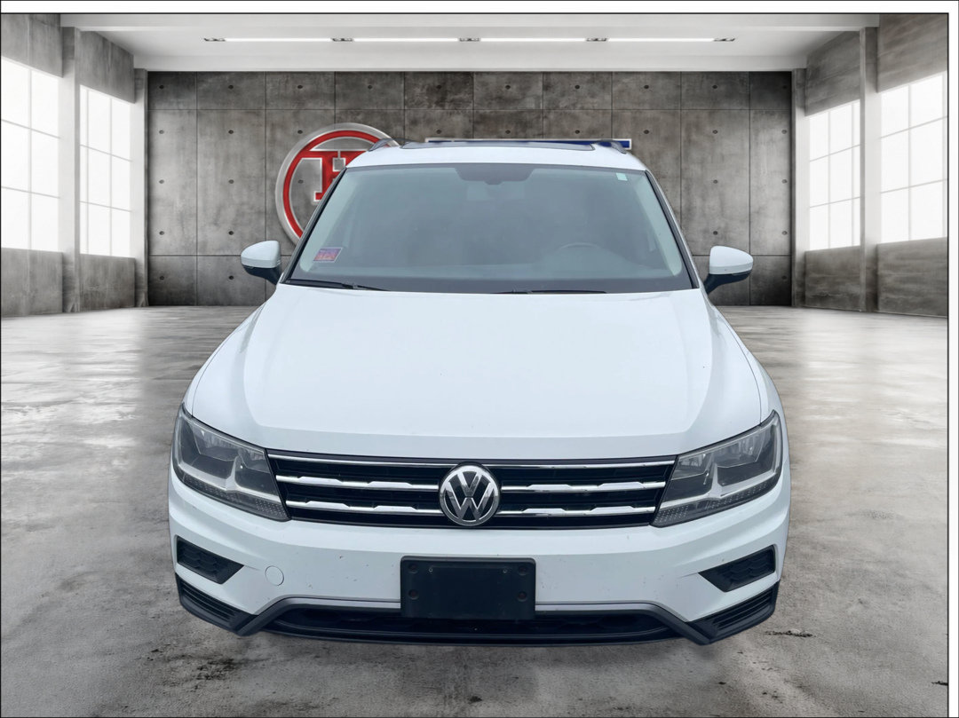 Used 2018 Volkswagen Tiguan SE w/ Panoramic Sunroof Package AWD/4WD image 2