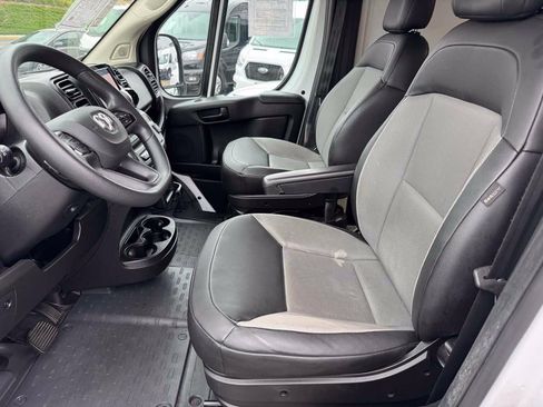 Used 2024 RAM ProMaster 2500 w/ Convenience Group FWD image 23