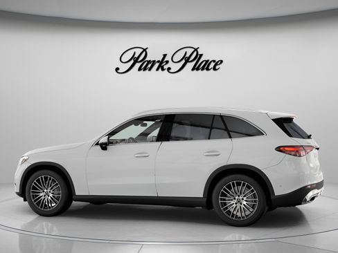 Used 2026 Mercedes-Benz GLC 300 image 9
