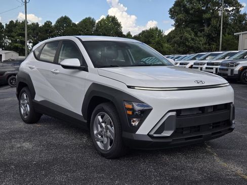 New 2027 Hyundai Kona SE FWD image 1