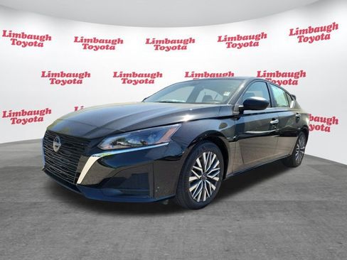 Used 2025 Nissan Altima 2.5 SV image 21