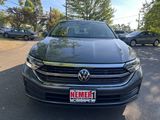 Certified 2022 Volkswagen Jetta SE image 3