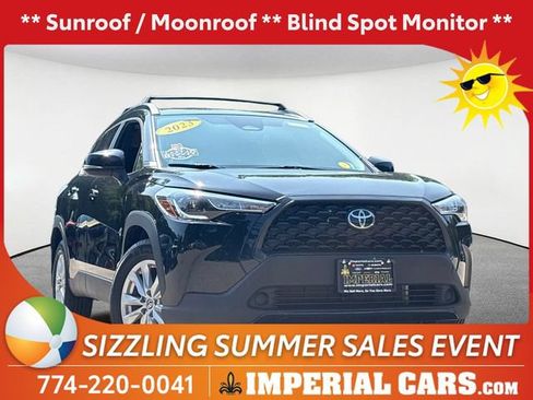 Used 2023 Toyota Corolla Cross LE w/ Moonroof Package AWD/4WD image 1