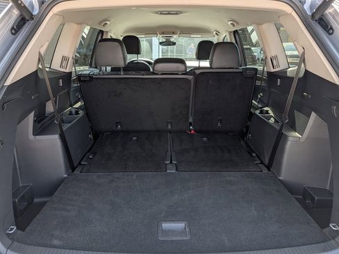 Used 2025 Volkswagen Atlas SE image 21