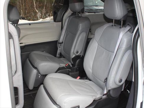 Certified 2023 Toyota Sienna Limited image 18