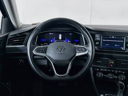 Used 2024 Volkswagen Jetta SE FWD image 18