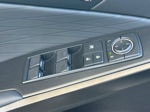Used 2022 Lexus IS 350 F Sport w/ Navigation Package RWD image 13