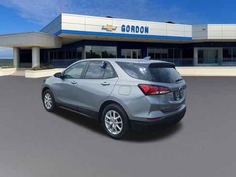 Used 2024 Chevrolet Equinox LS w/ LS Convenience Package FWD image 3