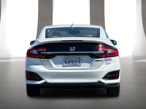 Used 2018 Honda Clarity Plug-In Hybrid image 5