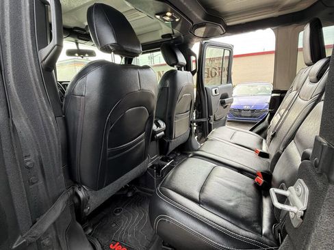 Used 2022 Jeep Wrangler Unlimited Sport image 38