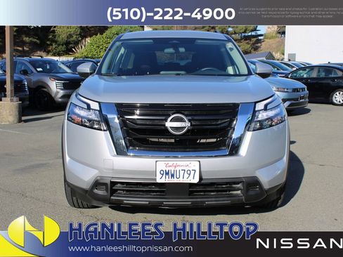 Certified 2024 Nissan Pathfinder SV image 4