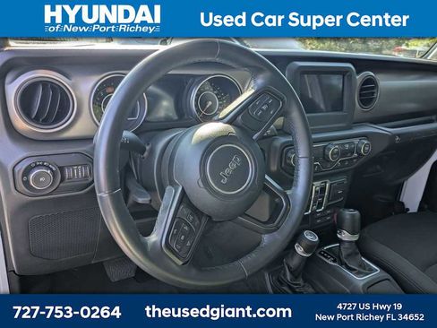 Used 2018 Jeep Wrangler Unlimited Sport S image 13