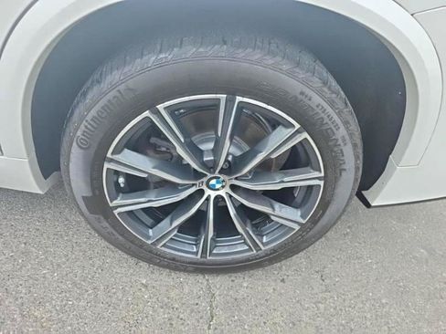 Used 2021 BMW X5 xDrive40i w/ M Sport Package AWD/4WD image 11