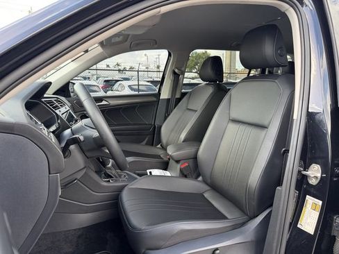 Certified 2023 Volkswagen Tiguan SE FWD image 9
