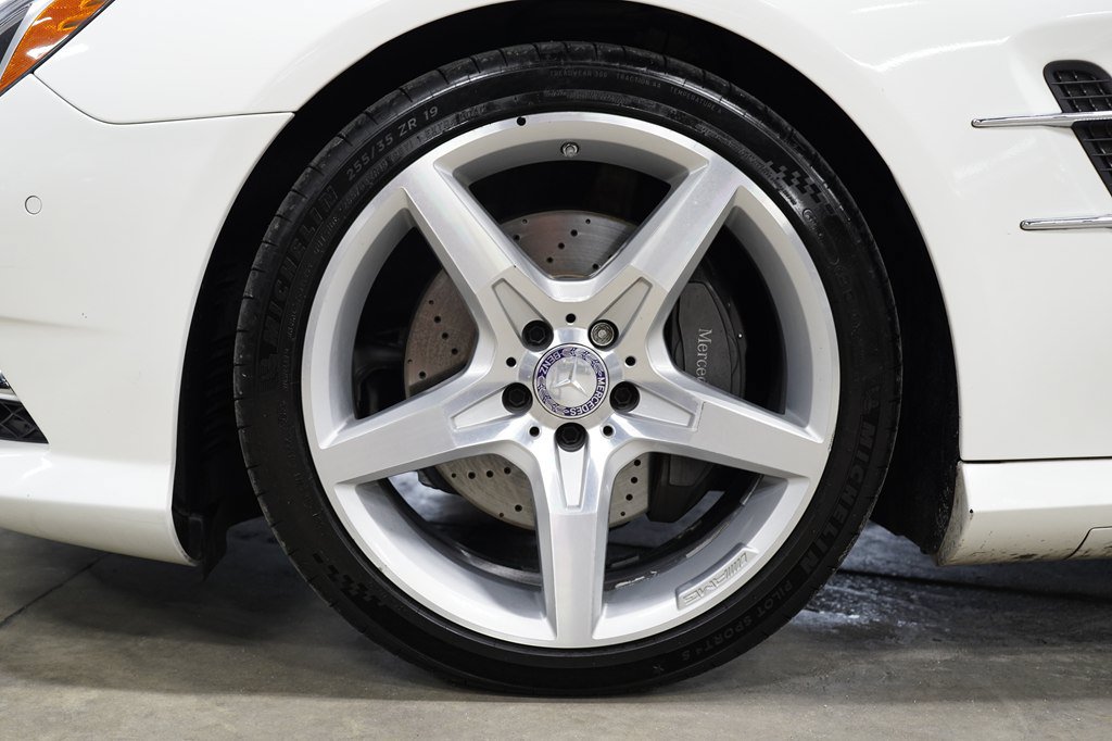 Used 2016 Mercedes-Benz SL 550 w/ Driver Assistance Package image 21