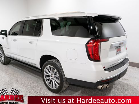 Used 2023 GMC Yukon XL Denali w/ Denali Reserve Package image 3