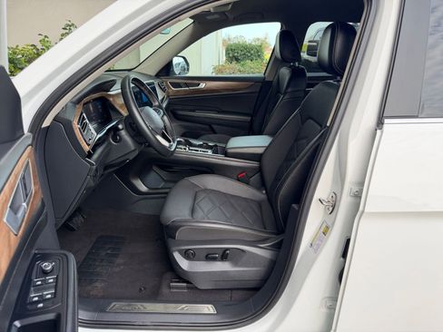 Used 2024 Volkswagen Atlas SE image 29