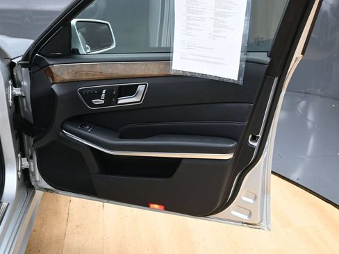 Used 2016 Mercedes-Benz E 350 4MATIC Sedan image 34