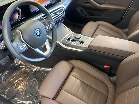 Used 2023 BMW i4 eDrive35 RWD image 4