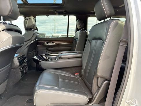 Used 2023 Jeep Grand Wagoneer Series II AWD/4WD image 45