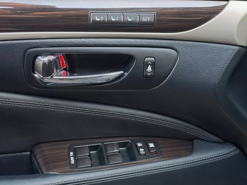 Used 2014 Lexus LS 460 w/ Comfort Package RWD image 21