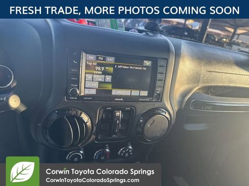 Used 2015 Jeep Wrangler Unlimited Sahara image 12