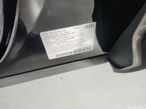 Used 2024 Audi Q8 e-tron Premium Plus AWD/4WD image 39