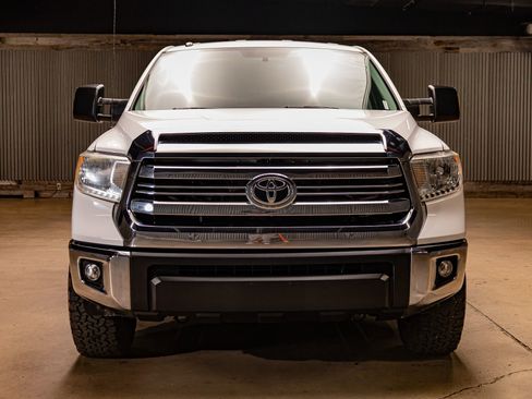 Used 2017 Toyota Tundra SR5 image 2