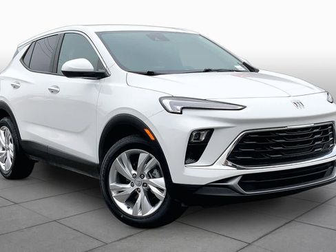 Used 2025 Buick Encore GX Preferred AWD/4WD image 3