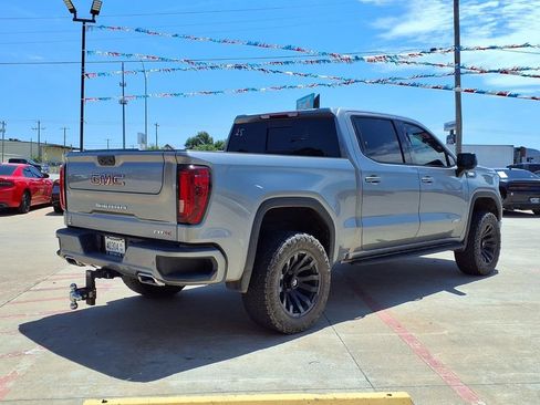 Used 2024 GMC Sierra 1500 AT4 w/ AT4 Premium Package AWD/4WD image 3