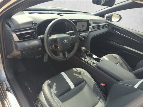Used 2026 Toyota Camry SE w/ Convenience Package image 9