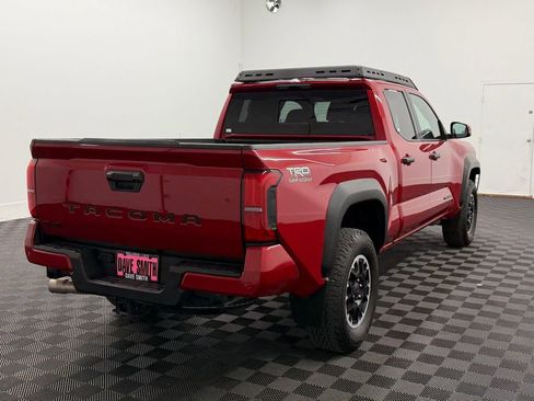 Used 2024 Toyota Tacoma TRD Off-Road w/ TRD Off Road Upgrade Package AWD/4WD image 9