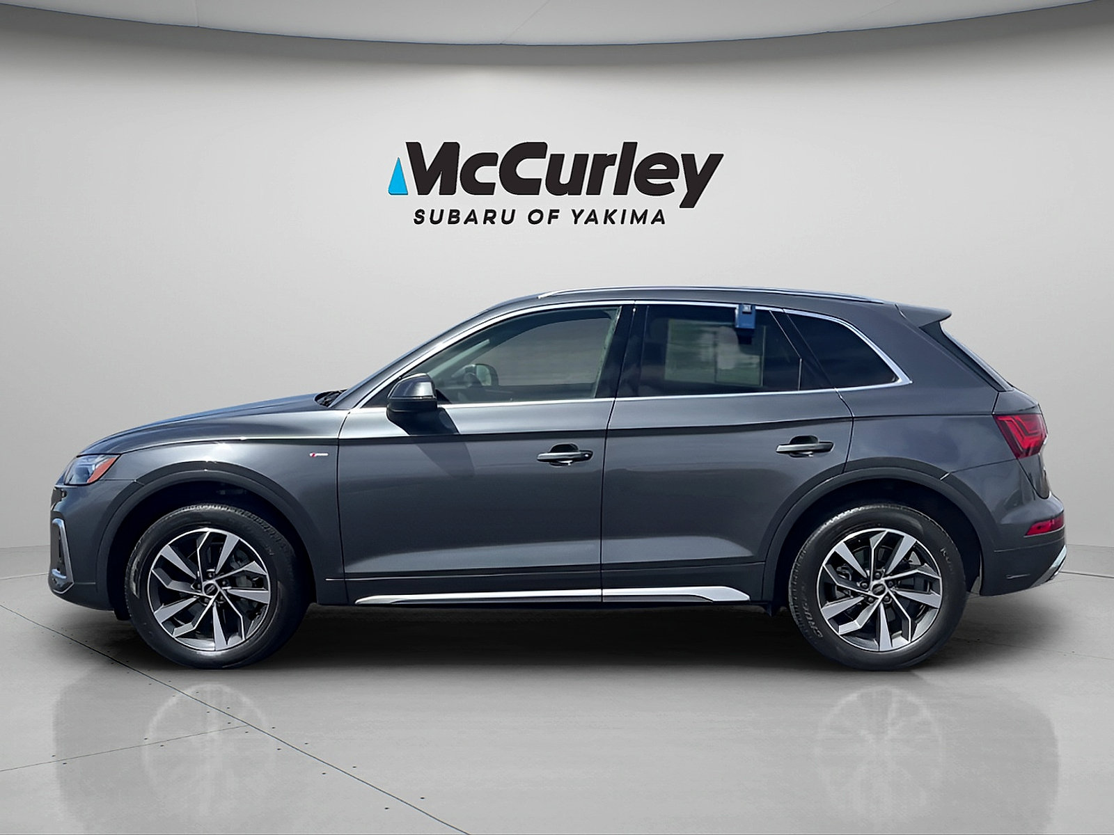 Used 2023 Audi Q5 2.0T Premium AWD/4WD image 2