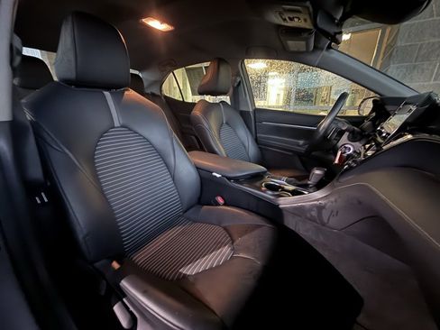 Used 2024 Toyota Camry SE image 28